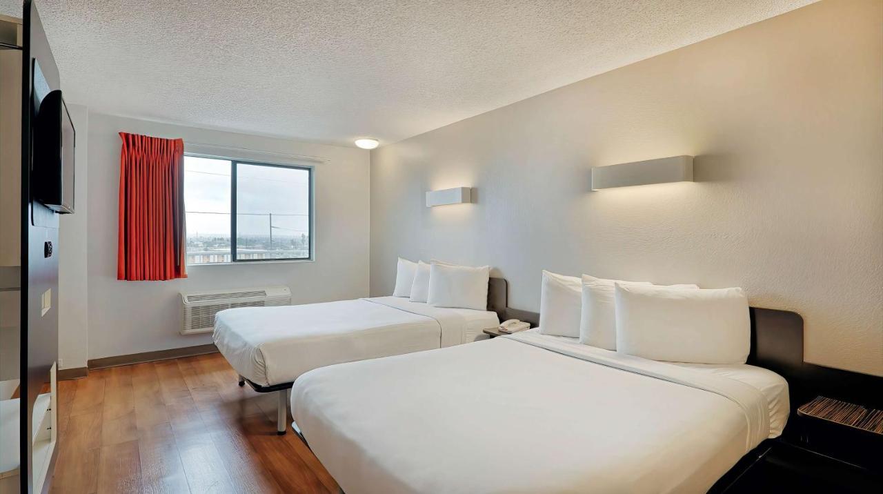 Queen Room with Two Queen Beds - Disability Access - Non-Smoking